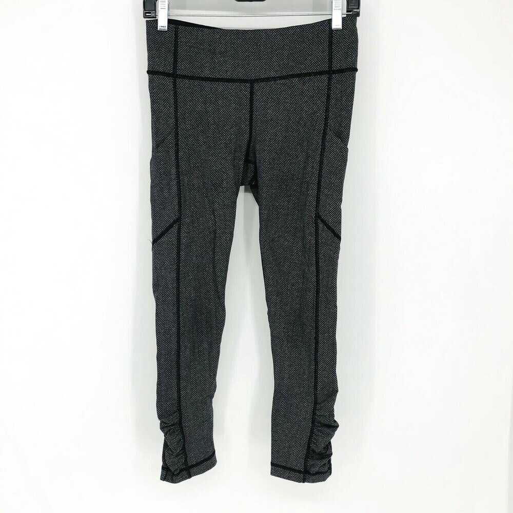 Lululemon Herringbone Wee Stripe Speed Tight IV Ruched Bottom Women's 4 Cropped